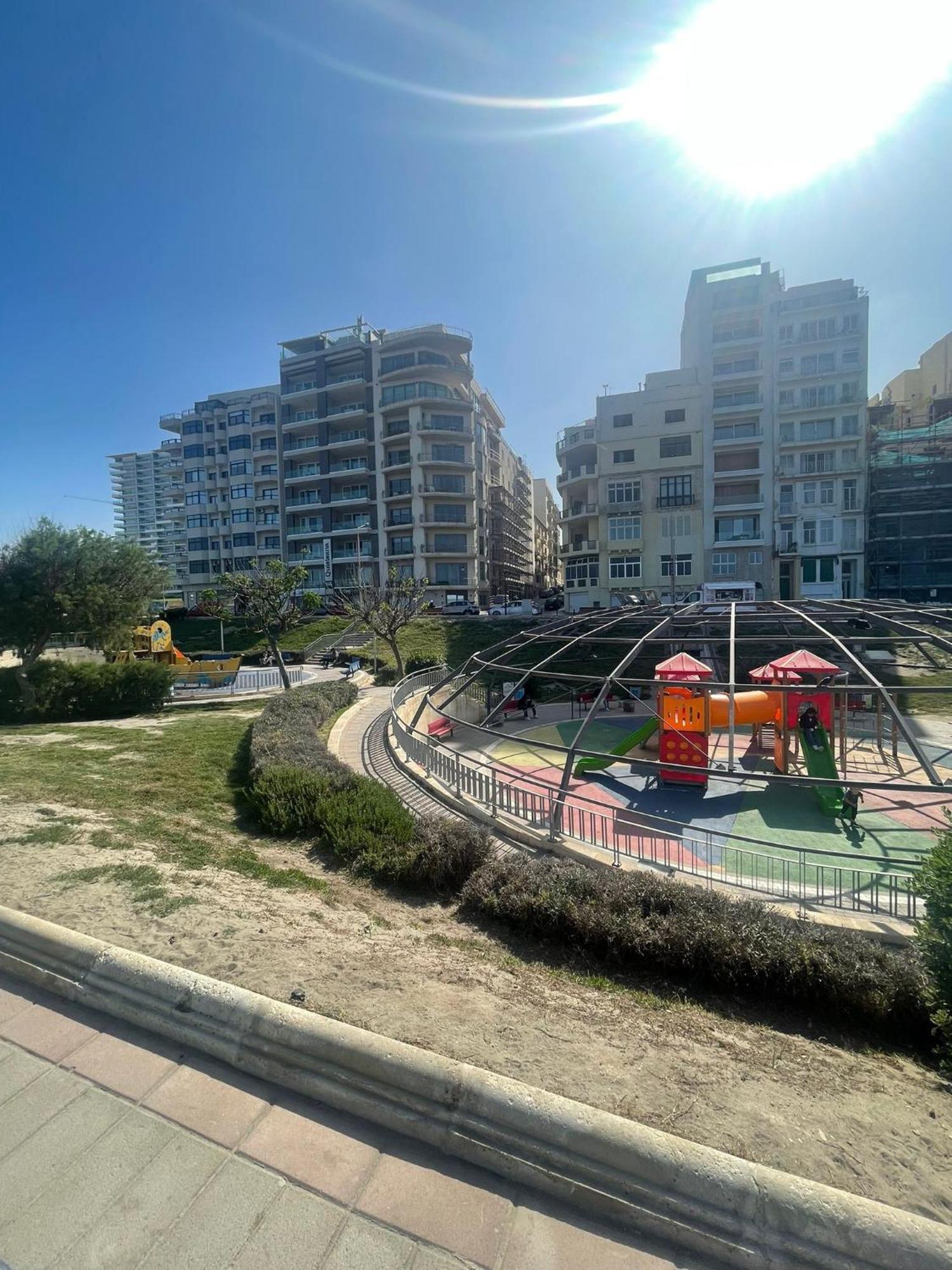 סליאמה Aron Seaviews Apartment מראה חיצוני תמונה